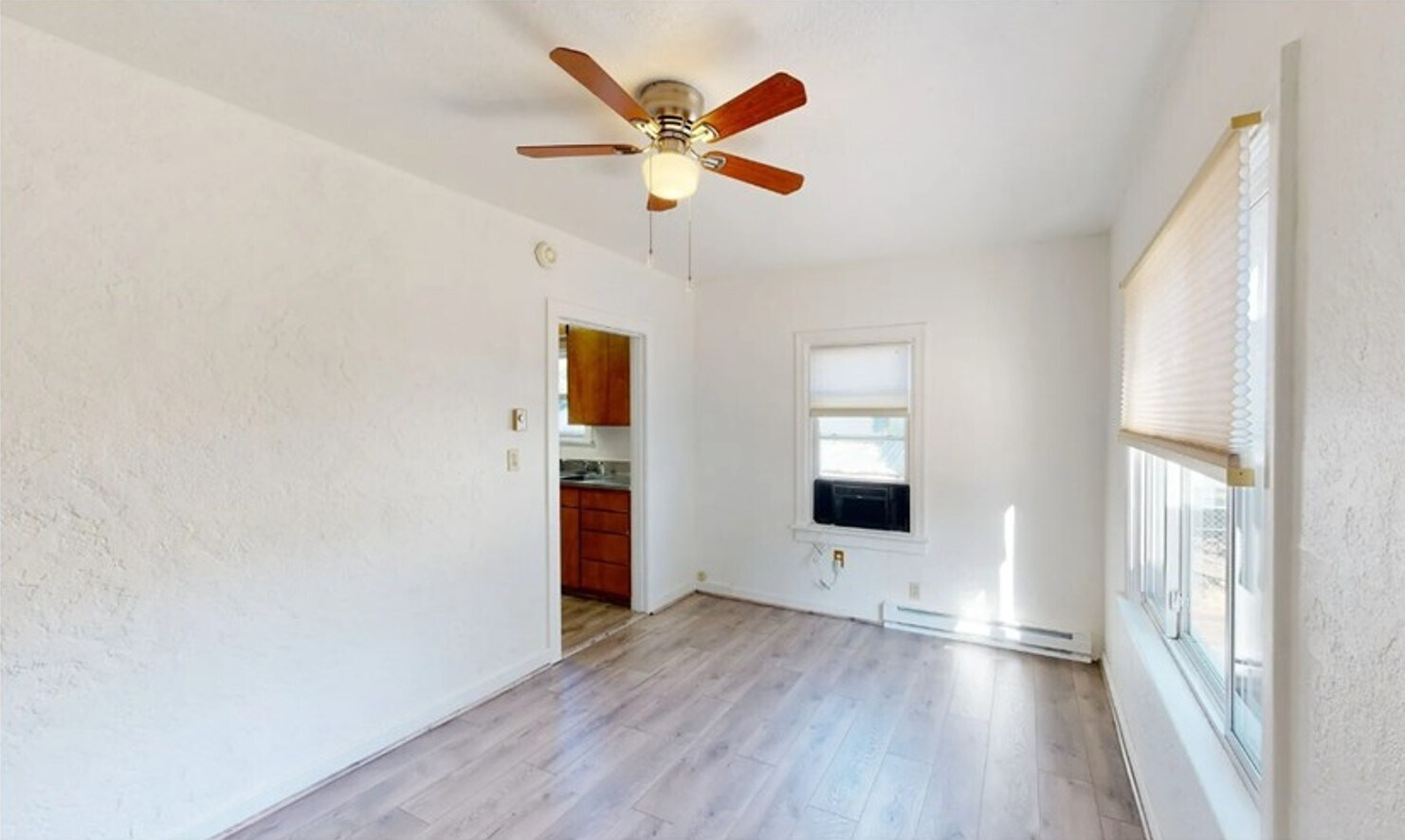 Living Room - 605 W Whitman Dr