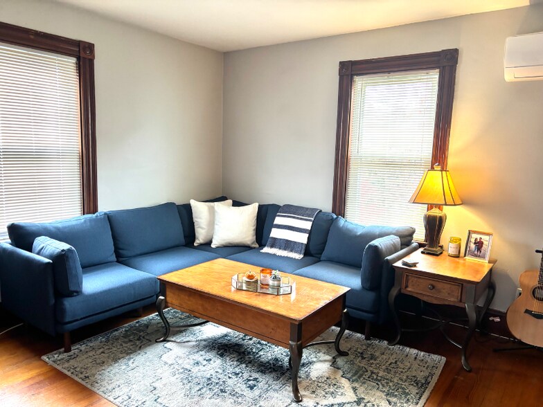 Building Photo - 104 Casey St