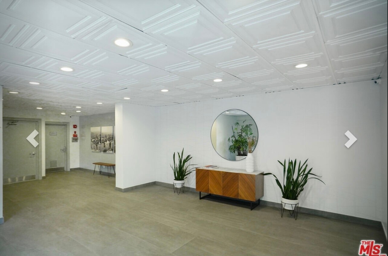 Building Photo - 960 Larrabee St