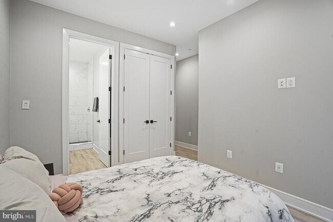 Building Photo - 725 Euclid St NW