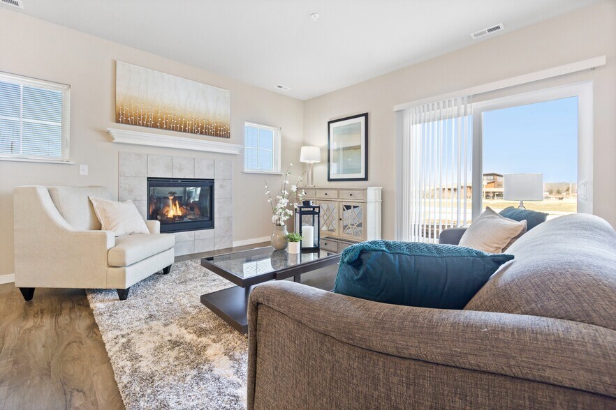 High Bluff at Creekwood Crossing N55W17626 High Bluff Dr Menomonee