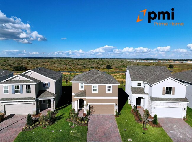 Building Photo - "Stunning 4-Bed Home with 2.5 Baths & Spac...