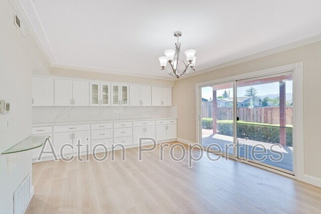 Building Photo - 3806 Century Dr