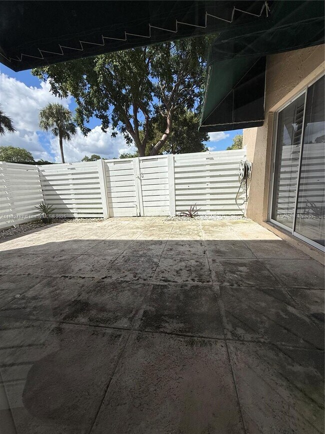 Building Photo - 14378 SW 96th Terrace