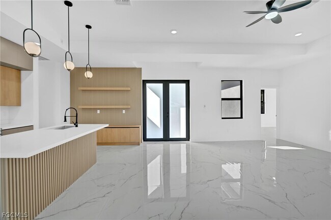 Building Photo - 5231 6th St W