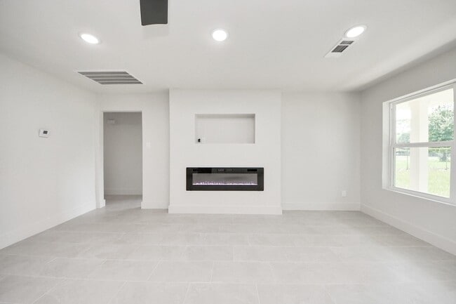 Building Photo - 13406 Shady Ln