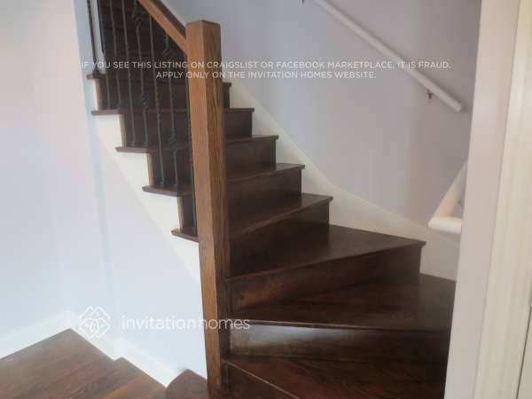 Building Photo - 8228 S Christiana Ave