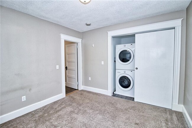 Building Photo - 15 Diamond St