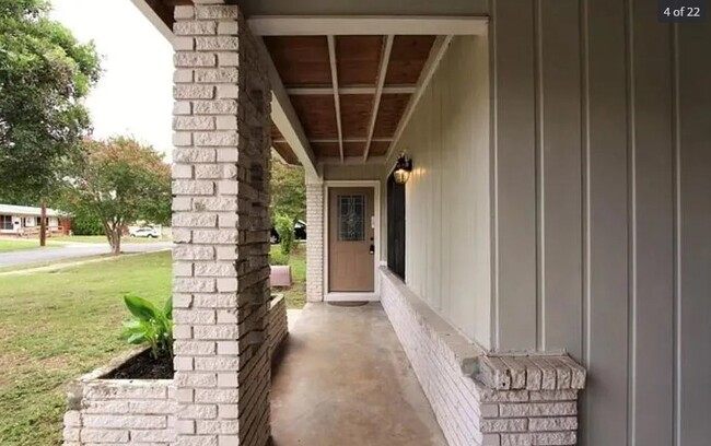 Building Photo - 334 Senova Dr