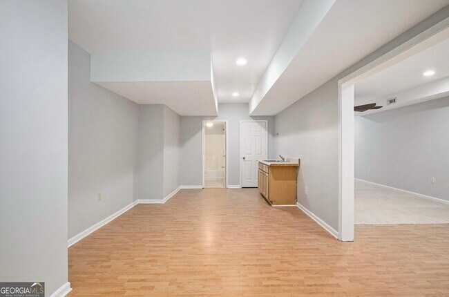 Building Photo - 2995 Wellbrook Dr