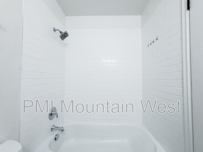 Building Photo - 2013 Nevada Cir