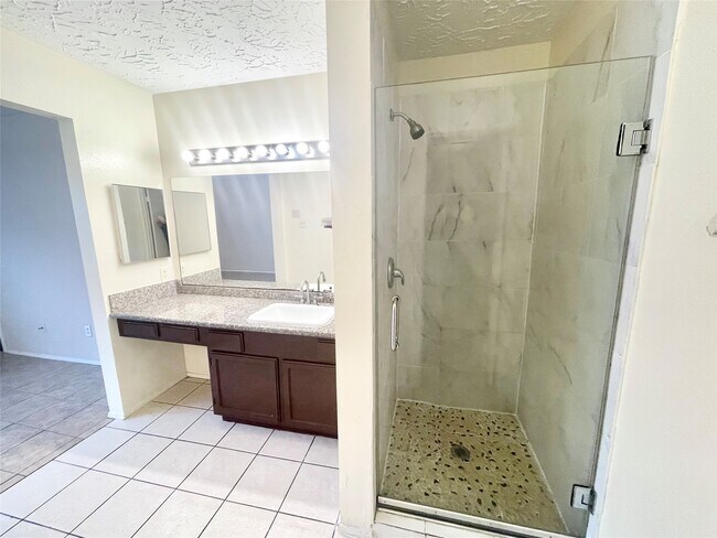 Building Photo - 503 Penwood Ct