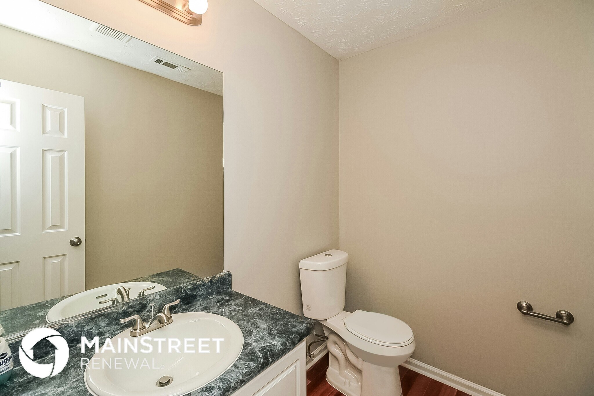 Building Photo - 130 Carriage Lake Dr