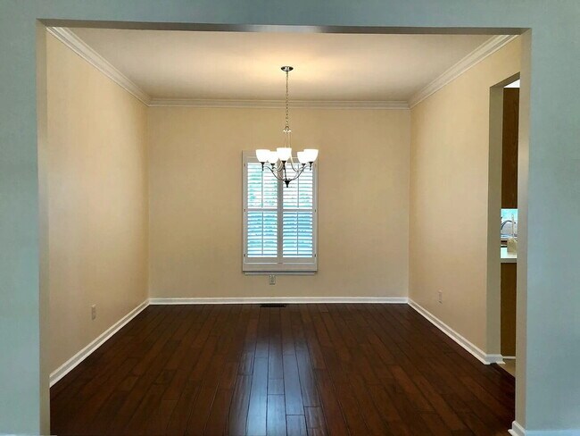 Building Photo - “Your Dream Home Awaits in the Heart of Franklin, TN"