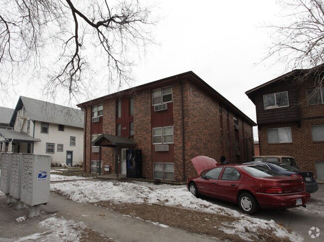 Building Photo - 1329 F St