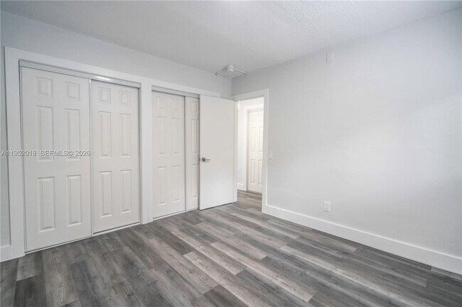 Building Photo - 6650 Miller Dr