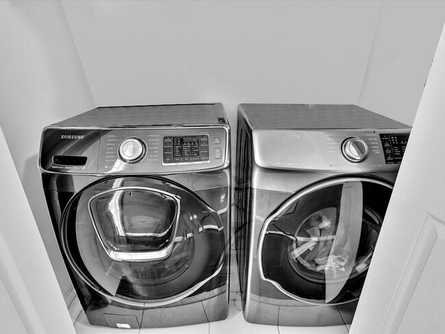 Building Photo - 9695 Porta Leona Ln