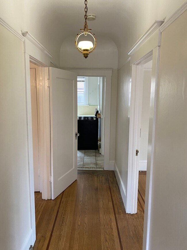 Building Photo - 752 55th St