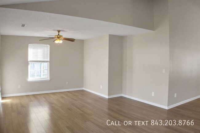 Building Photo - 9990 Hallsford Dr