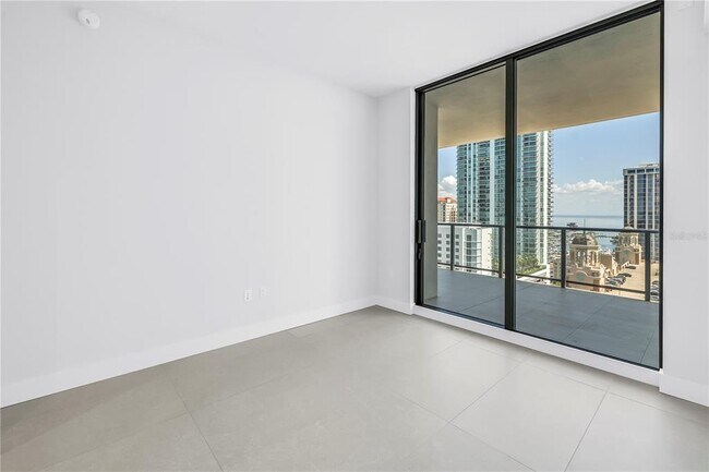 Building Photo - 275 1st Ave S