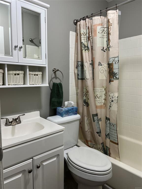 Building Photo - 1705 Deatsville Hwy