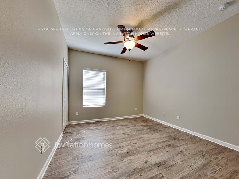 Building Photo - 4642 Camp Creek Ln