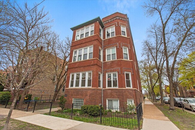Primary Photo - 2200 W Cortez St
