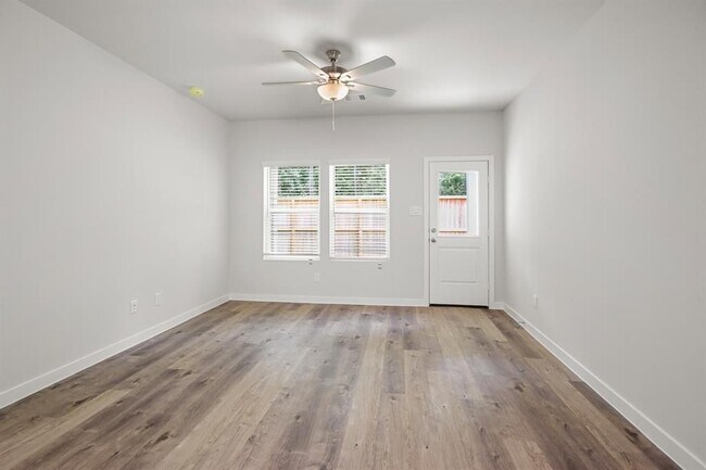 Building Photo - 7922 Alset Dr