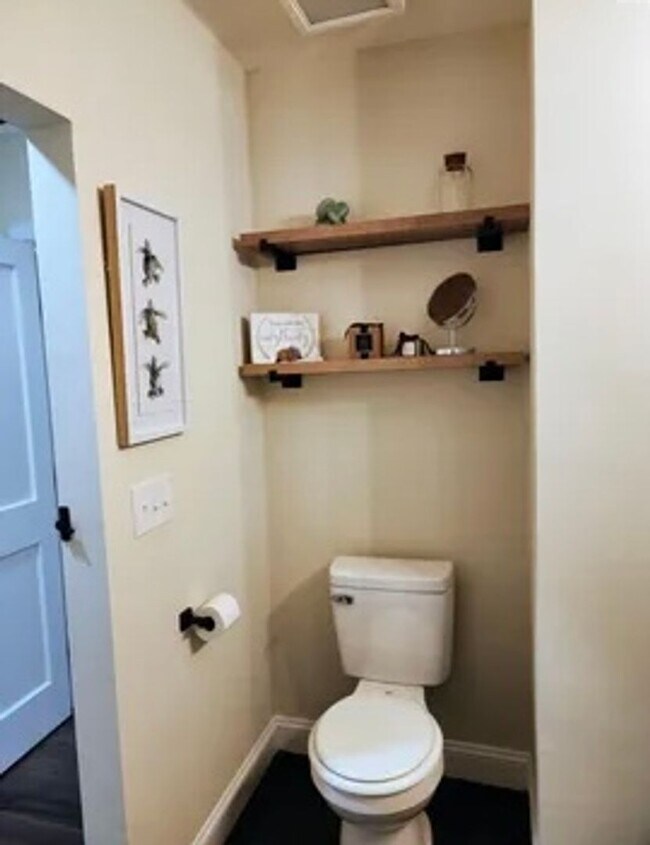 Building Photo - Fully Renovated 3 Bedroom 2 Bath Home in Forest Acres