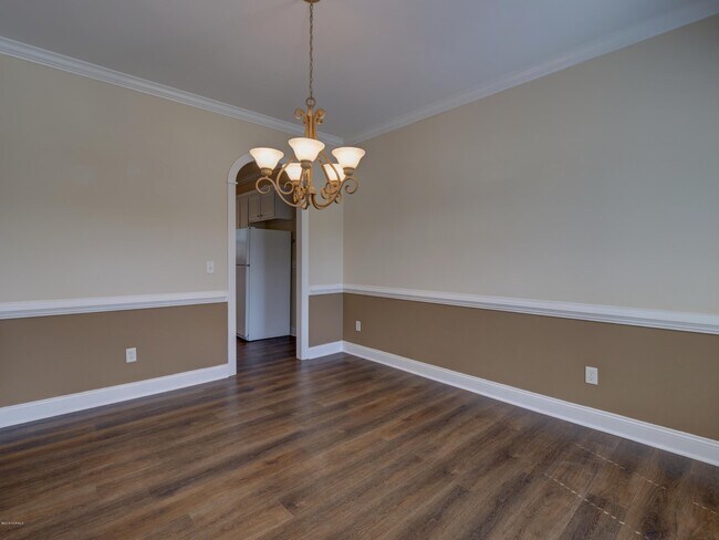 Building Photo - 217 Windchime Dr