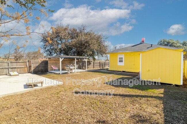 Building Photo - 475 E French Pl