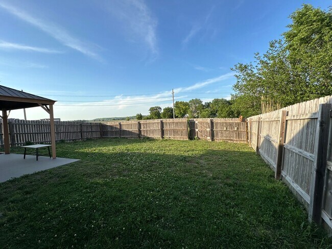 Building Photo - GREAT FAMILY HOME!