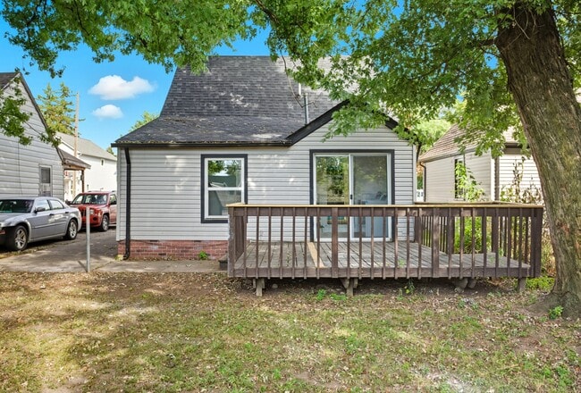 Building Photo - 23329 Hazelwood Ave