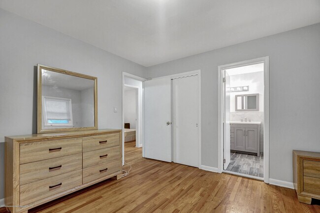Building Photo - 200 Oakhurst Rd