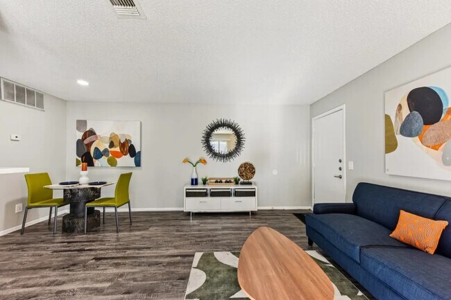 Building Photo - 2501 Wickersham Ln