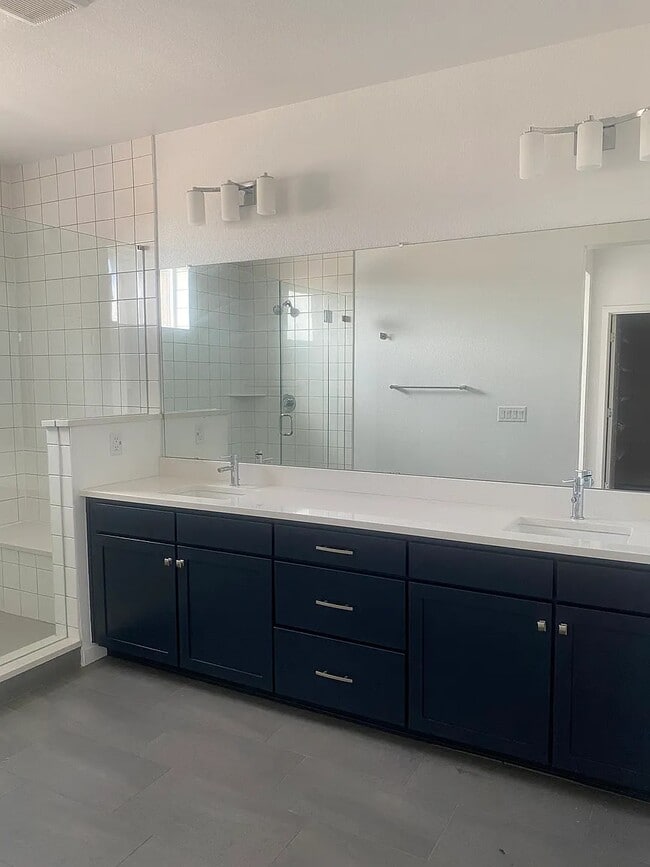 Building Photo - 11066 Shining Star Cir