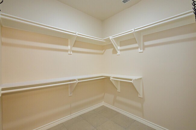 Building Photo - 1512 Latigo Lp