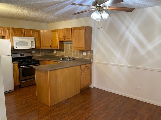 Building Photo - 5S100 Pebblewood Ln