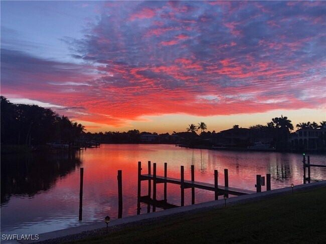Building Photo - 1910 Gulf Shore Blvd N