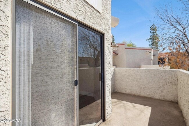 Building Photo - 935 N Granite Reef Rd