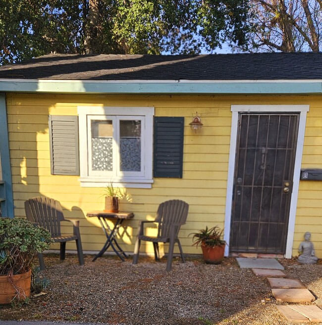 Quiet Place to call Home. Pet Friendly! - 15020 Hamlin St