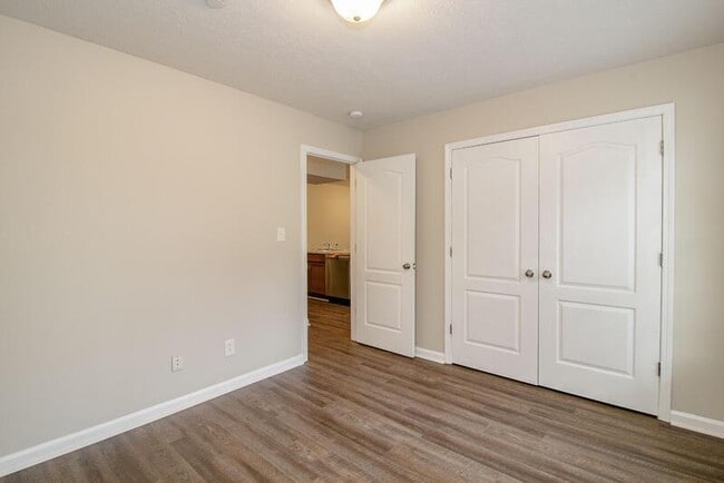 Building Photo - 1640 Golf Club Ln