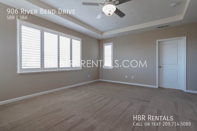 Building Photo - 906 River Bend Dr