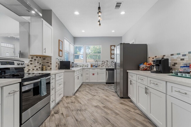 Building Photo - 134 Lee St