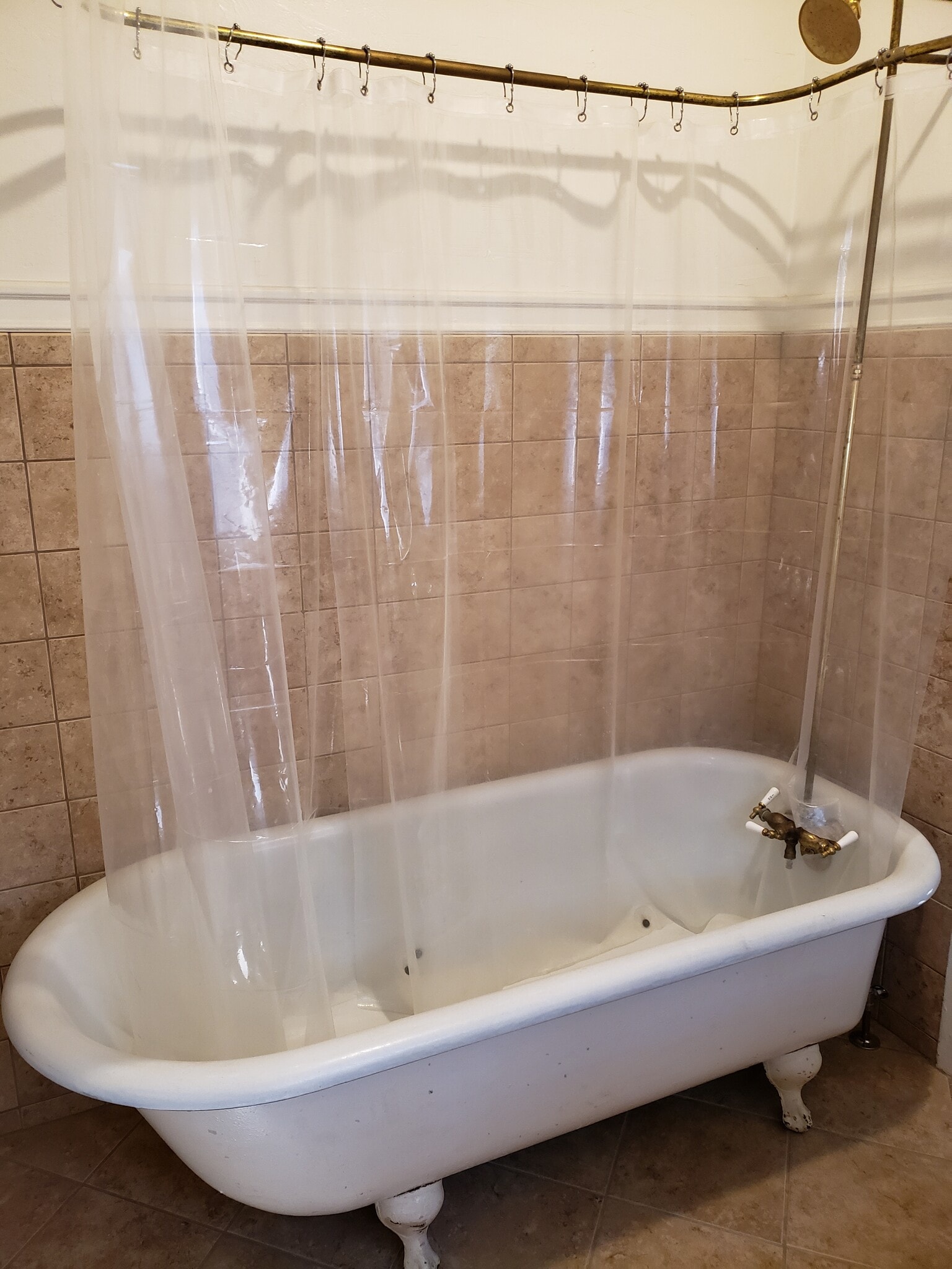 Claw Foot Tub - 2623 H St
