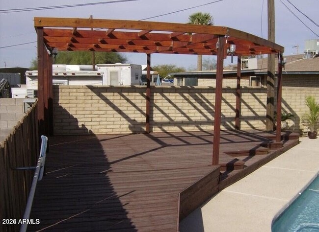 Building Photo - 3019 E Hartford Ave