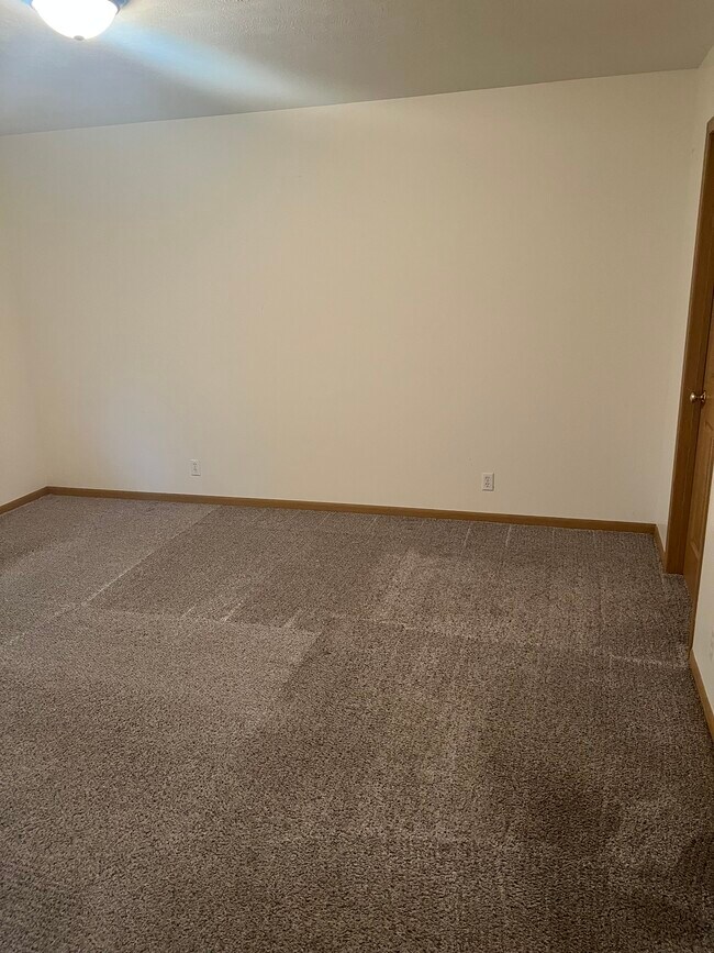 Building Photo - 11913 7 Pine Dr