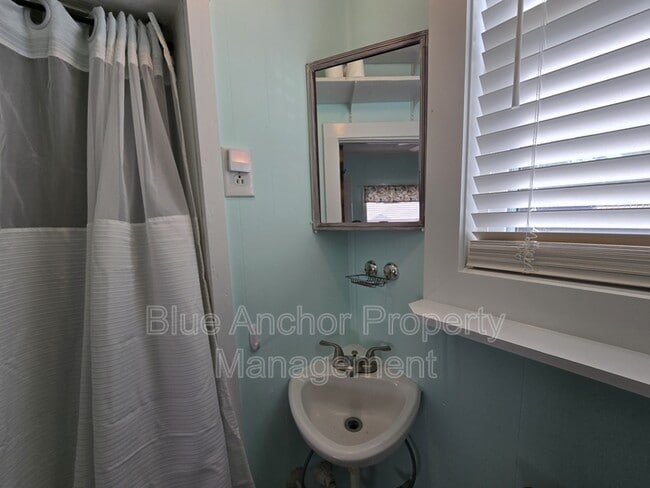 Building Photo - 337 Dogwood Ln