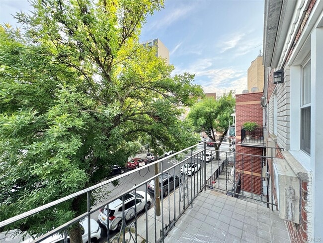 Building Photo - 88-11 53rd Ave