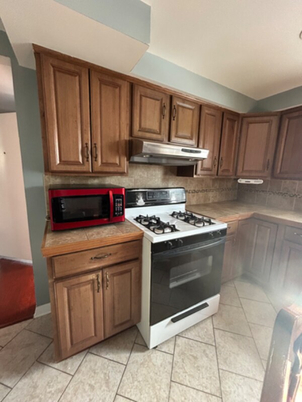 Building Photo - 14520 Harvey Ave